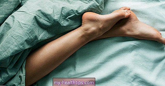9 būdai, kaip atvėsti karštas kojas naktį