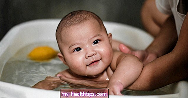 Temperatura del baño del bebé, además de mantener al bebé caliente y otros consejos