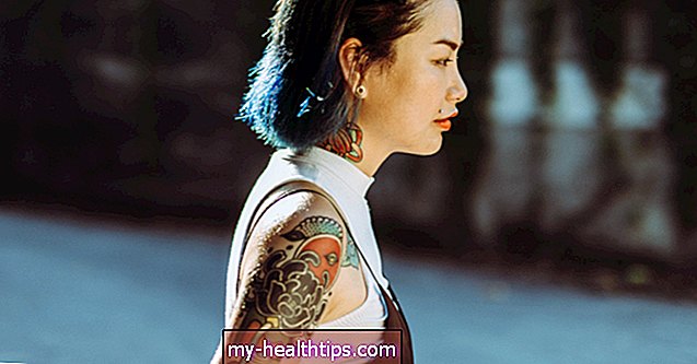 He aquí por qué el cuidado posterior adecuado del tatuaje no suele incluir el uso de vaselina