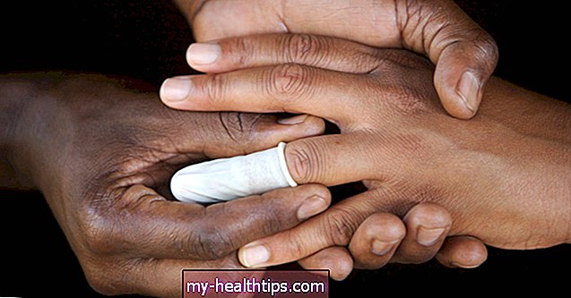 Како да користим кондом за прсте?