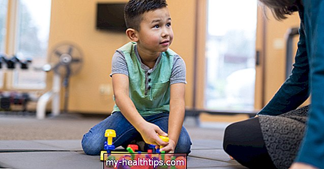 遊戯療法が子供と一部の大人をどのように扱い、利益をもたらすか