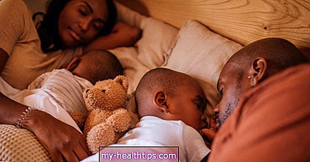 Er det at sove sammen med småbørn i orden? Sikkerhed, fordele og ulemper