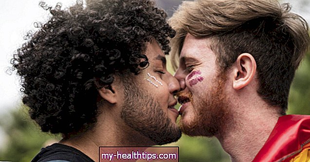 Ar ŽIV užsikrečiama bučiuojantis? Ką turėtumėte žinoti