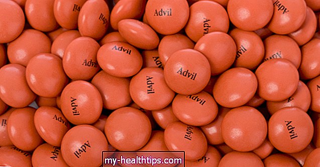 ¿Es malo tomar ibuprofeno con el estómago vacío?