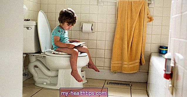 طرق التدريب على استخدام الحمام: أيهما مناسب لطفلك؟