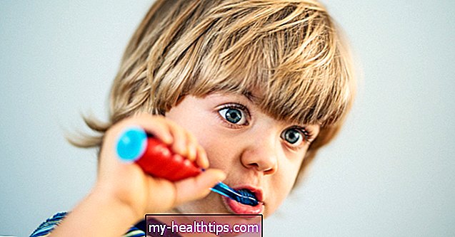 Да ли бисте требали бити забринути због флуоридне пасте за зубе?