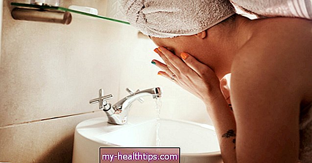 ¿Debería lavarse la cara con agua fría?