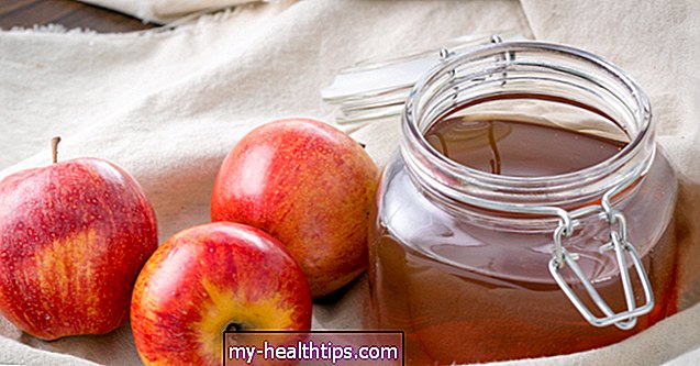 Usare l'aceto di sidro di mele per aiutare ad abbassare la pressione sanguigna