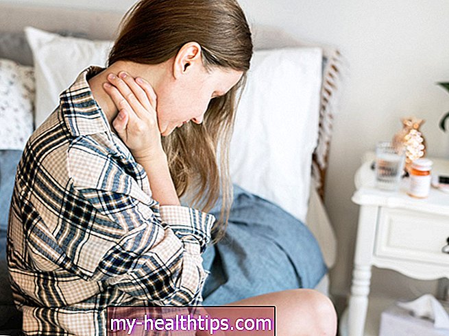 Nguyên nhân thường gặp của đau ngực và cổ là gì?