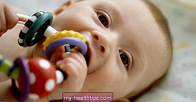 Када бебе обично започињу са зубима - и може ли се то догодити и раније?