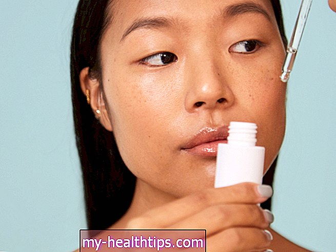 Почему гиалуроновая кислота часто сочетается с витамином С в средствах по уходу за кожей