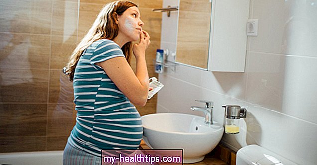 एक गर्भावस्था-सुरक्षित त्वचा देखभाल दिनचर्या के लिए आपका गाइड
