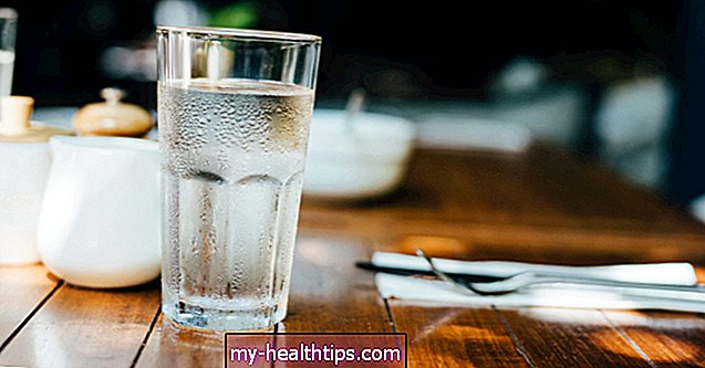 7 vetenskapliga hälsofördelar med att dricka tillräckligt med vatten