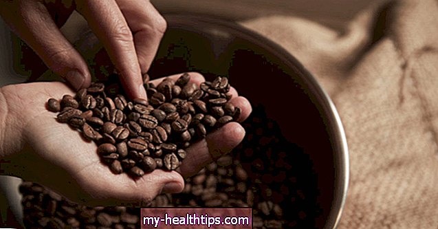 Môžete jesť kávové zrná? Všetko, čo potrebujete vedieť